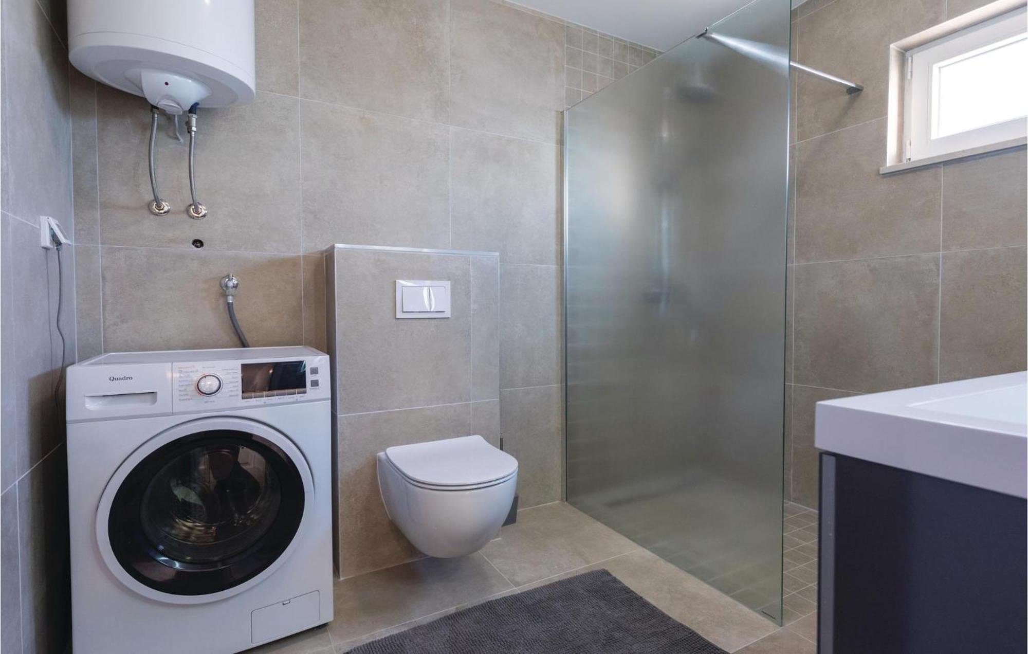 Awesome Apartment In Blace With House Sea View ภายนอก รูปภาพ