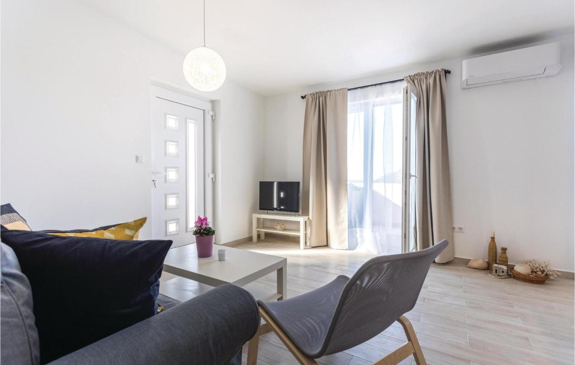 Awesome Apartment In Blace With House Sea View ภายนอก รูปภาพ